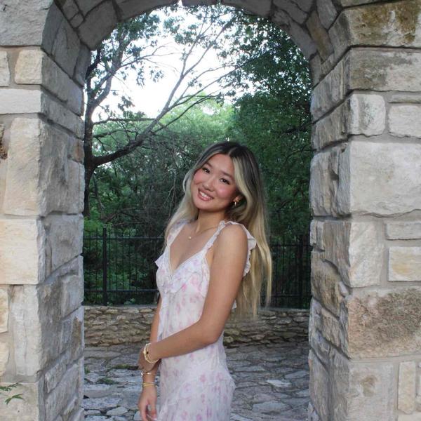 Swim Instructor Profile Image: Amy Y.