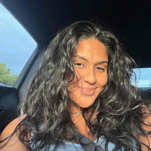 Swim Instructor Profile Image: Ariana R.