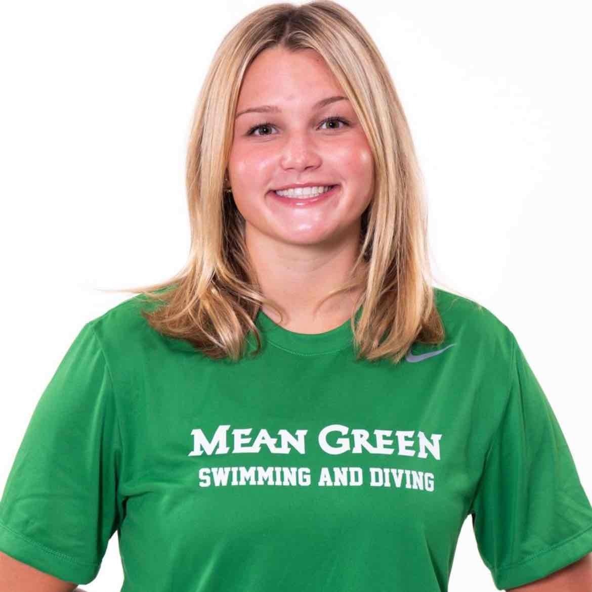 Swim Instructor Profile Image: Ava Z.