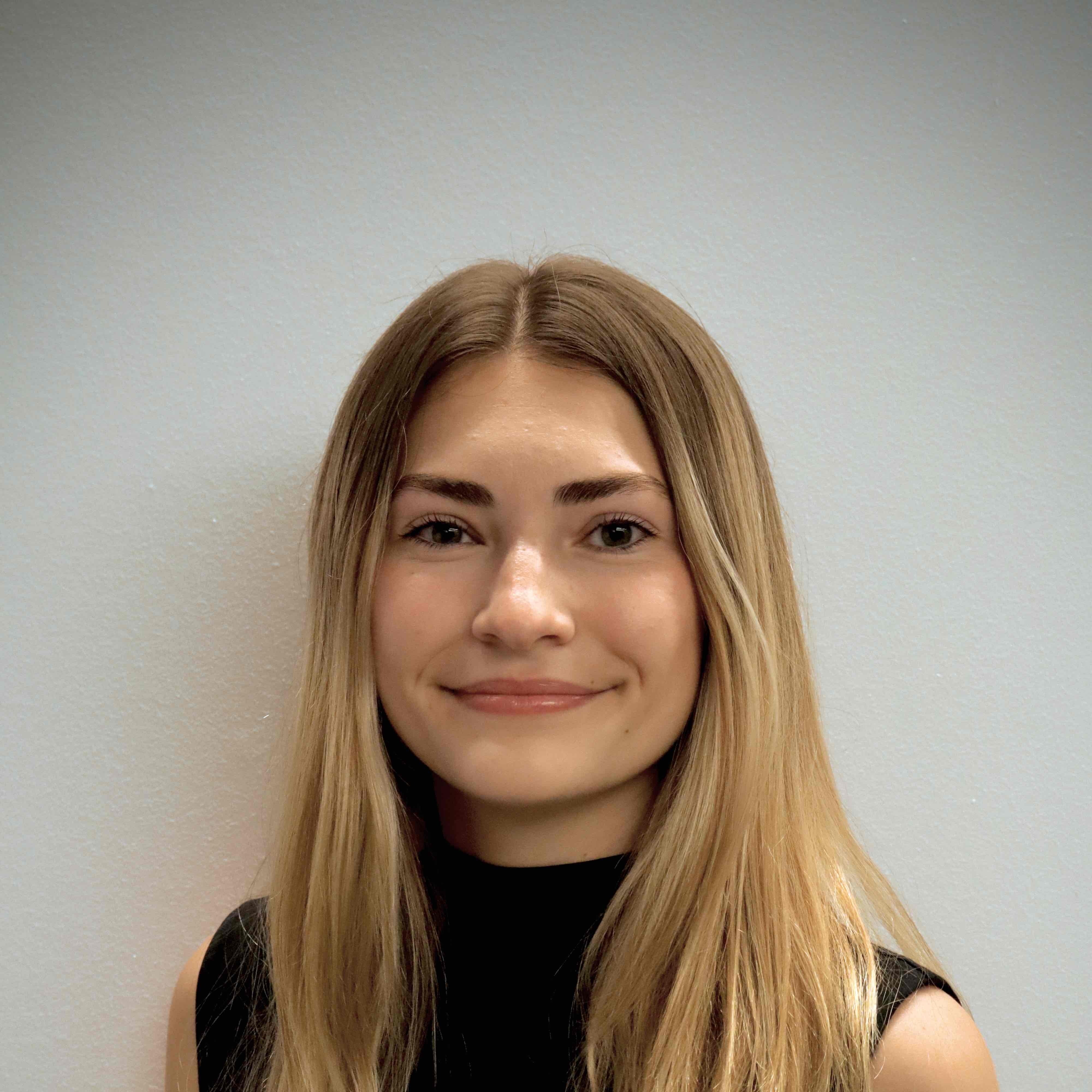 Swim Instructor Profile Image: Avery L.