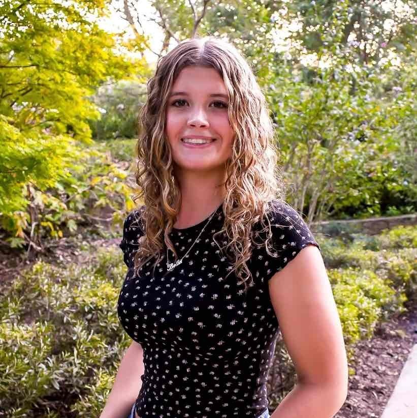 Swim Instructor Profile Image: Bella J.