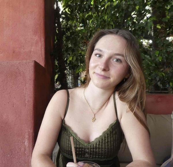 Swim Instructor Profile Image: Chloë P.