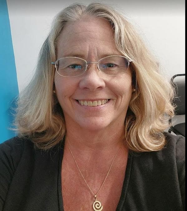 Swim Instructor Profile Image: DARCY H.