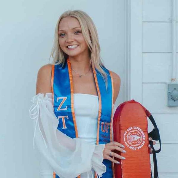 Swim Instructor Profile Image: Elizabeth S.