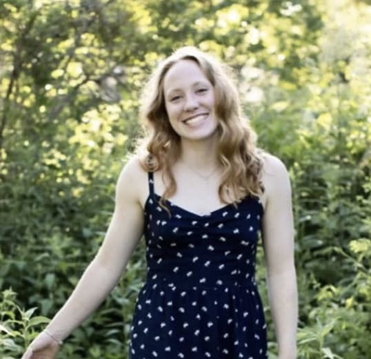 Swim Instructor Profile Image: Elizabeth W.