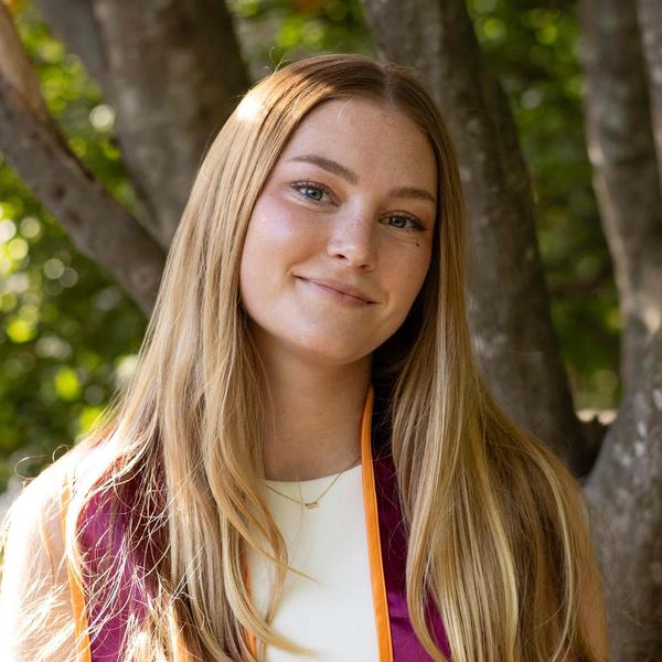Swim Instructor Profile Image: Elizabeth F.