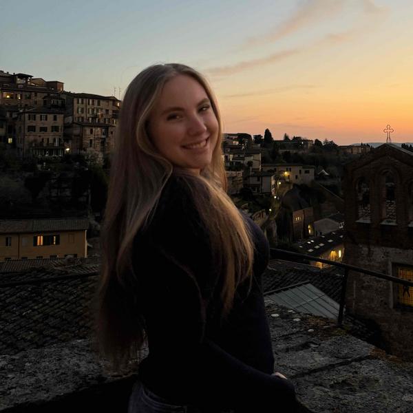 Swim Instructor Profile Image: Estella R.