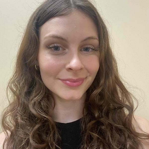 Swim Instructor Profile Image: Grace H.