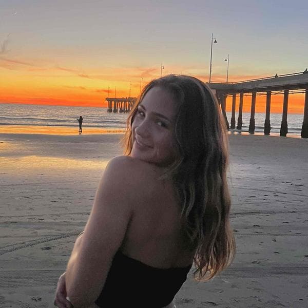 Swim Instructor Profile Image: Grace K.