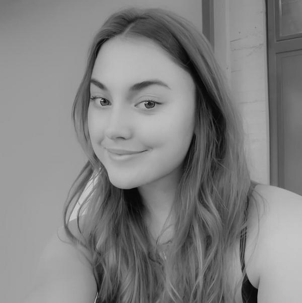 Swim Instructor Profile Image: Hailey R.