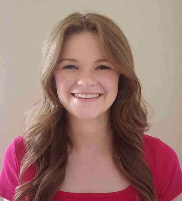 Swim Instructor Profile Image: Isabelle S.