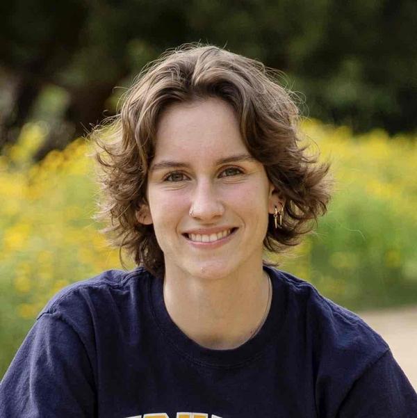 Swim Instructor Profile Image: Isabelle G.