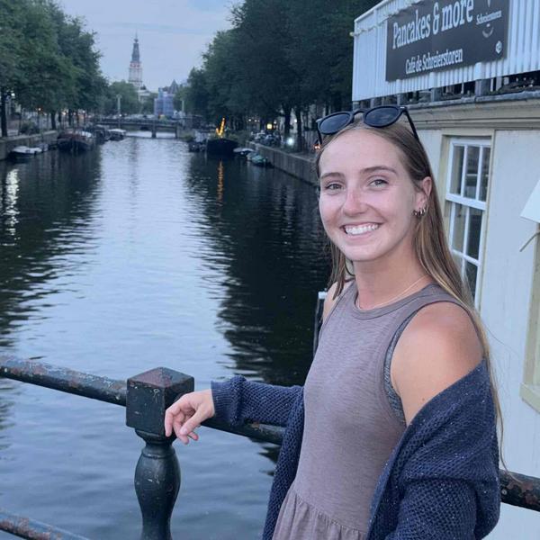 Swim Instructor Profile Image: Jessica H.