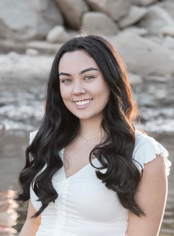 Swim Instructor Profile Image: Madisson S.