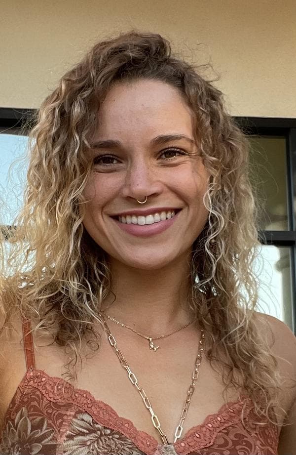 Swim Instructor Profile Image: Olivia H.