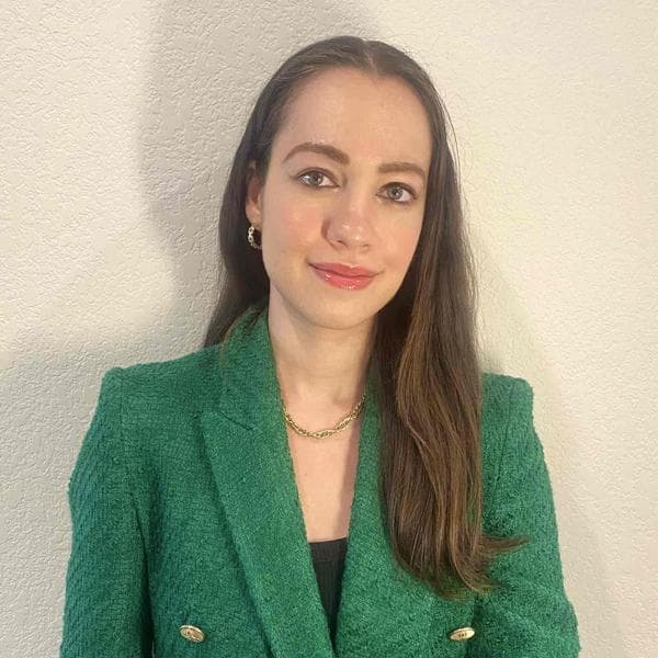 Swim Instructor Profile Image: Selin T.