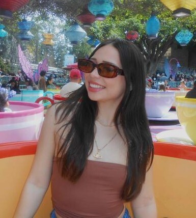 Swim Instructor Profile Image: Sophia S.