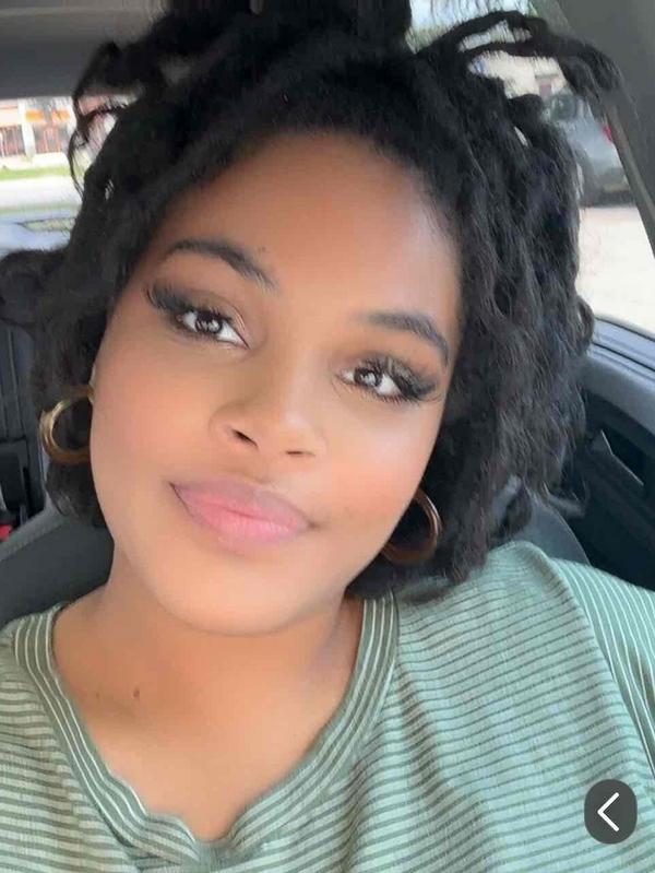 Swim Instructor Profile Image: Sydnie G.