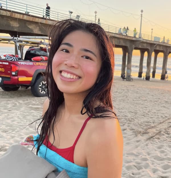 Swim Instructor Profile Image: Uyen N.