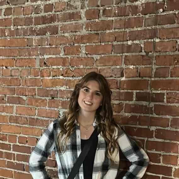 Swim Instructor Profile Image: Victoria H.