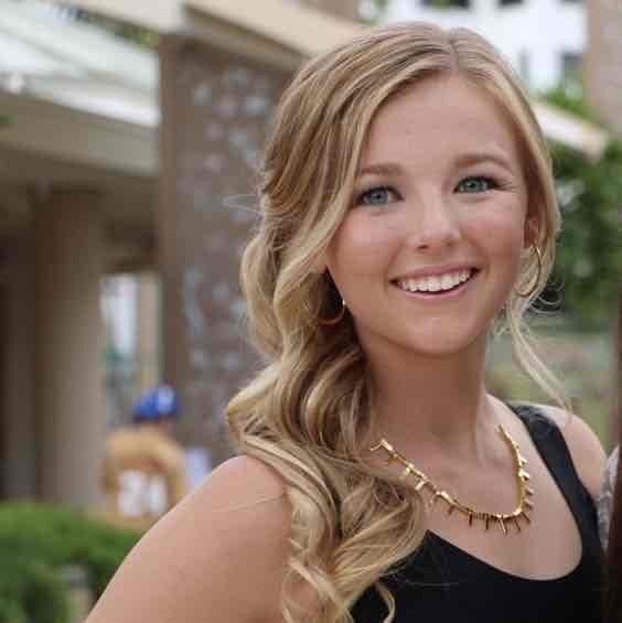 Swim Instructor Profile Image: caitlin t.