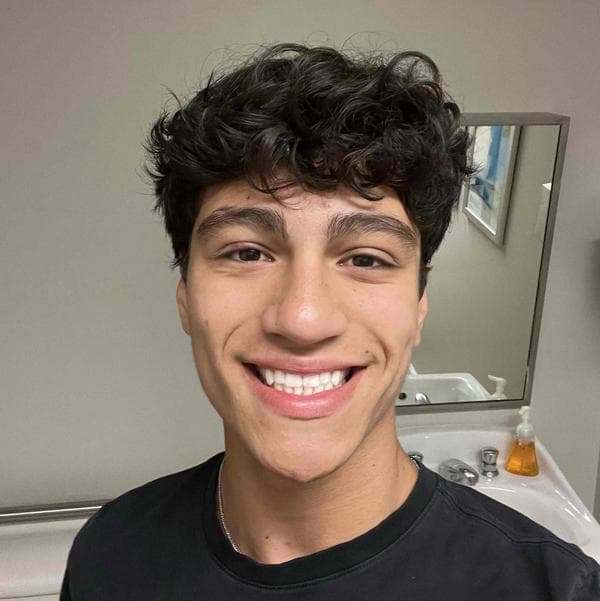 Swim Instructor Profile Image: ian l.